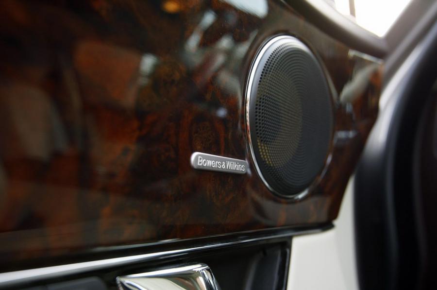  Jaguar XJL 2011 года  (фото 8 из 44)